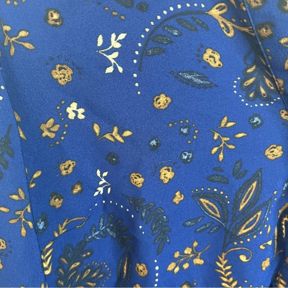 3/$40 Ladies Size Large Hilary Radley Navy and Tan long Sleeve floral Blouse - Picture 3 of 7
